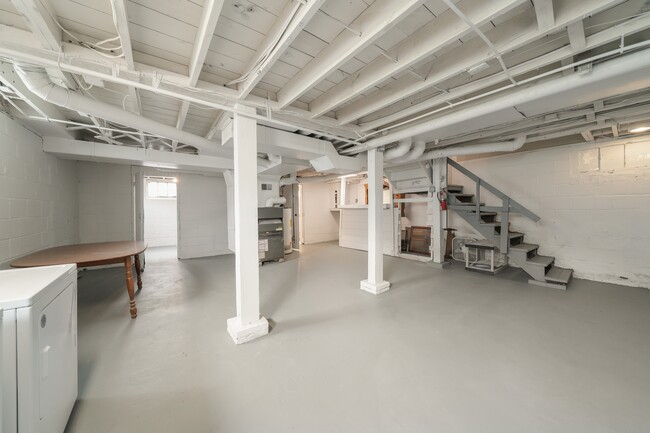 Building Photo - 114 Linden Rd