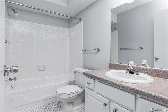 Building Photo - 2620 Greenstone Blvd