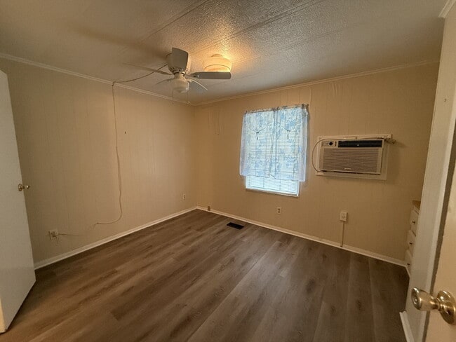 Building Photo - Cozy 2 Bedroom, 2 Bathroom Gem in St. Cloud – Your Perfect Retreat Awaits!