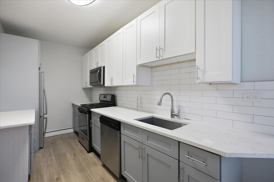 Building Photo - 5432 S Drexel Ave
