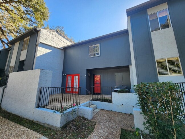 Primary Photo - 2949 N Shamrock St