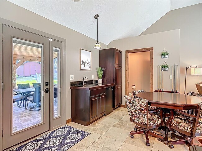 Building Photo - 4661 SW 7th Avenue Rd