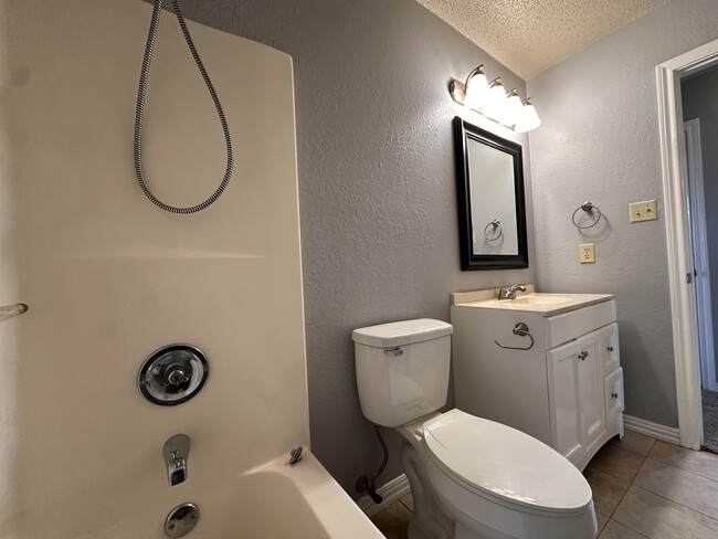 Building Photo - 4203 Savannah Cir