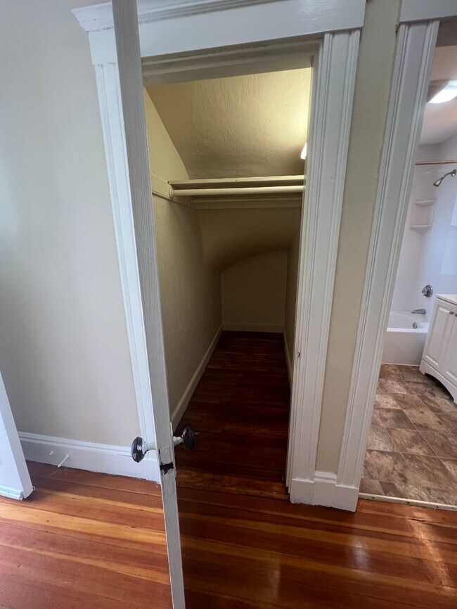 Building Photo - 37 Porter St