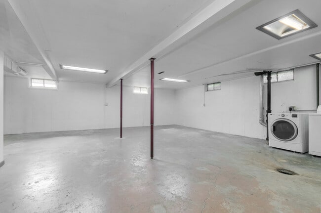 Building Photo - 4807 Camden Rd