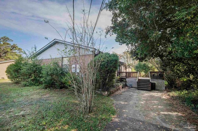 Building Photo - 496 Lownde Ave