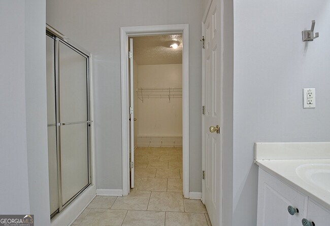 Building Photo - 170 Hidden Brook Trail