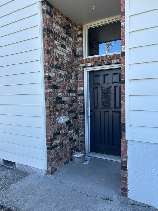 Building Photo - Fully Remodeled Five Bedroom House for Rent!