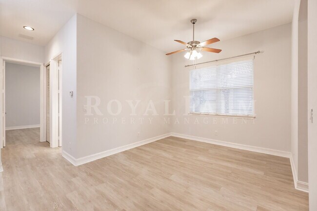 Building Photo - 12060 Lucca St