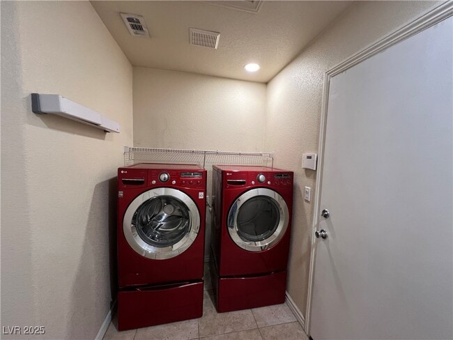 Building Photo - 1053 Puerta Del Sol Dr