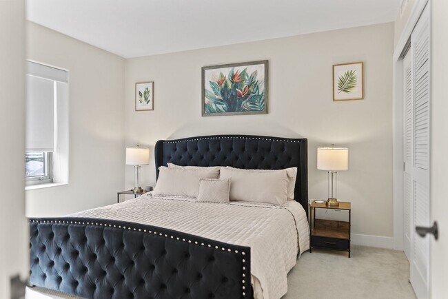 Building Photo - Watermark Waikiki Unit 901 w/ Panoramic Oc...