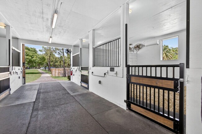 Building Photo - 17218 Shetland Ln