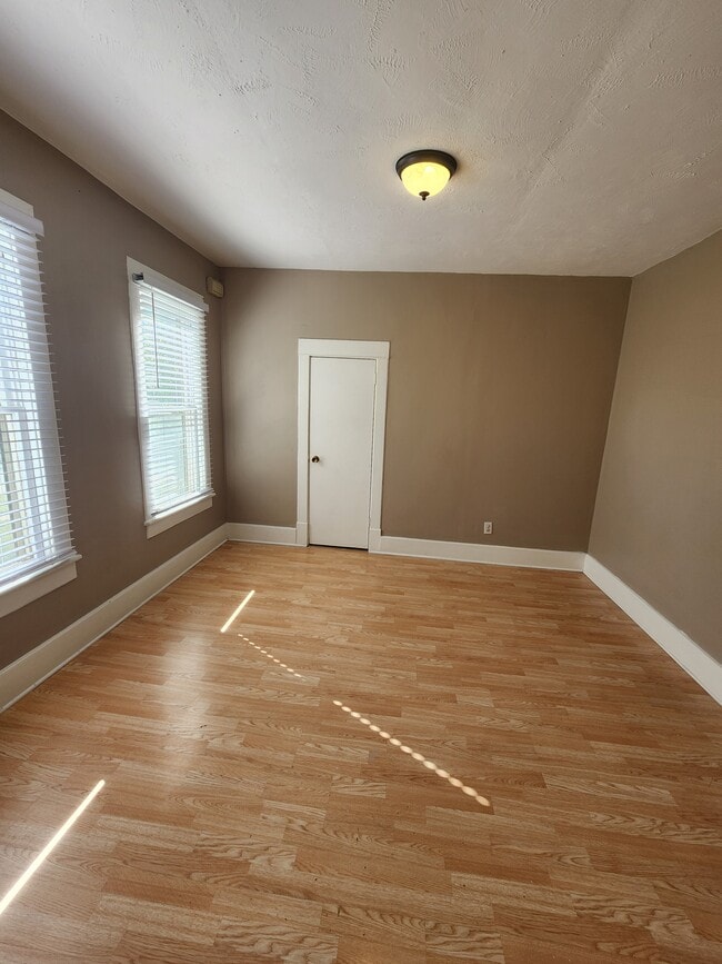 Building Photo - 4442 Knox St