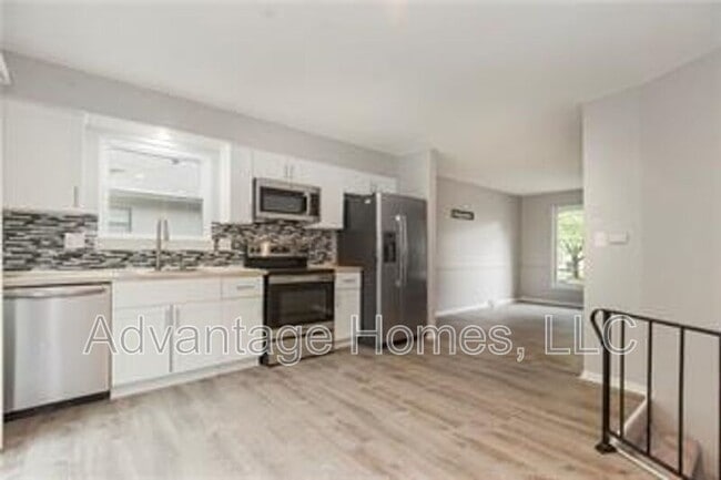 Building Photo - 1423 E Haven Ln