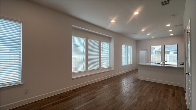 Building Photo - 27114 Cutleaf Daisy Ct