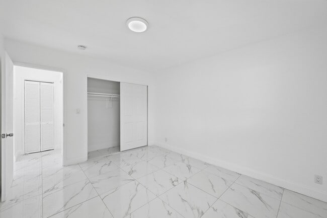 Building Photo - 2308 NW 3rd Ave