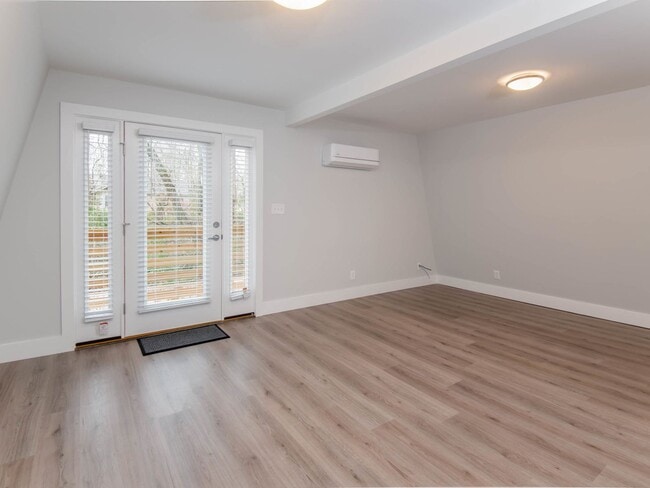 Building Photo - Asheville Duplex Rental-Oakley Area