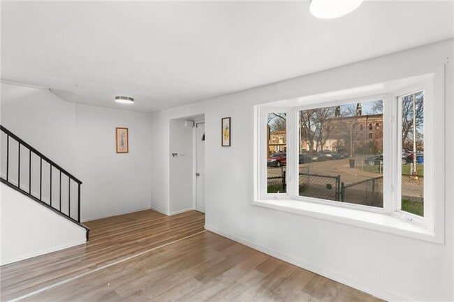 Building Photo - 310 Enright Ct