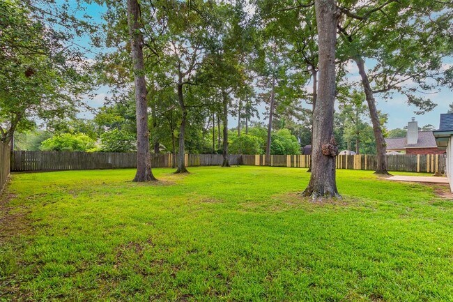 Building Photo - 910 McDaniel Dr