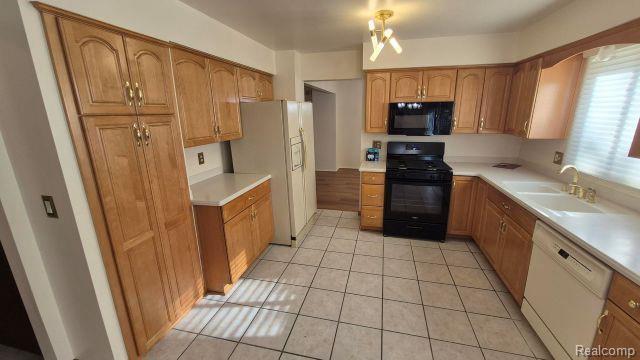 Building Photo - 42455 Bishop Rd