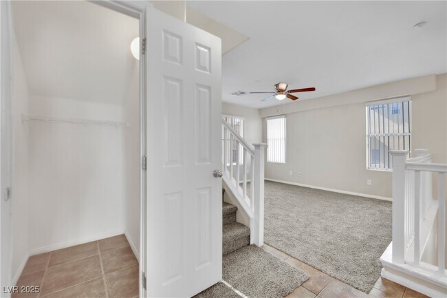Building Photo - 4753 N Priory Gardens St
