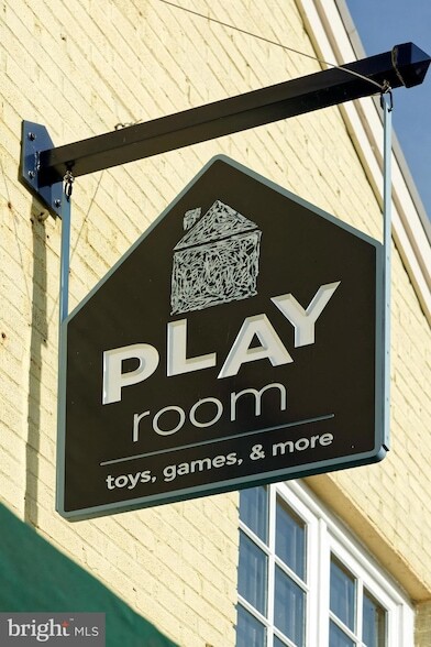 Building Photo - 23443 Dover Rd