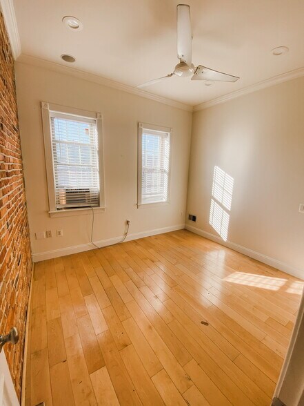 Building Photo - 1413 Anchor St