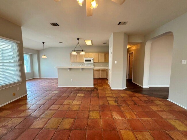 Building Photo - 1508 Highland Dr