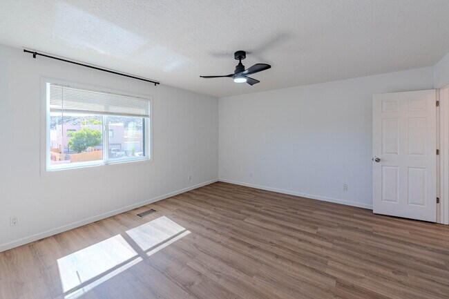 Building Photo - 4929 Black Dr NW