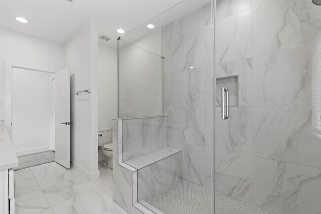 Building Photo - 847 Rachel St