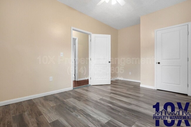 Building Photo - 1652 Summit St