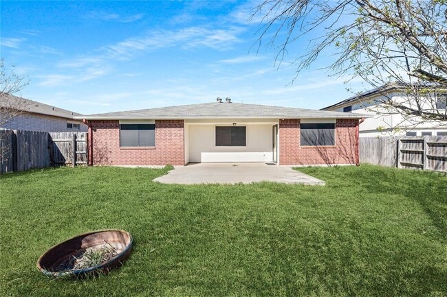 Building Photo - 210 Mesquite Cir