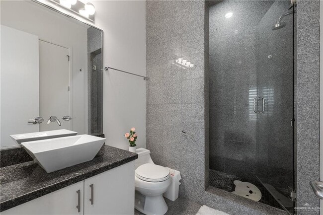 Building Photo - 28 Rio Grande Dr