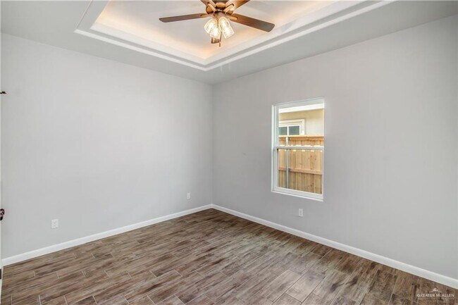 Building Photo - 13 Magnolia St