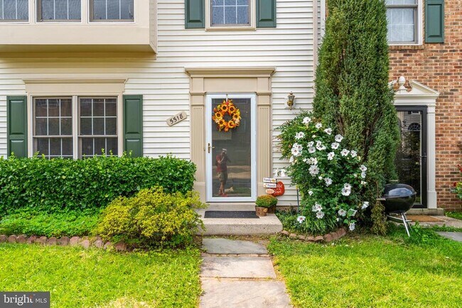 Building Photo - 5518 Sully Lake Dr