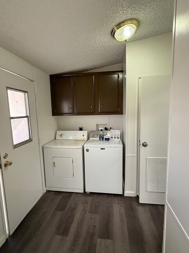 Building Photo - Large Remodeled Doublewide with 2 Car Garage.