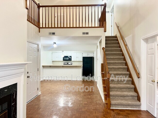 Building Photo - 4225 W Pine Blvd