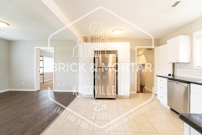 Building Photo - 837 Teffeteller Ln
