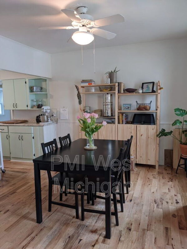 Building Photo - 103 Fitzhugh Ave SE