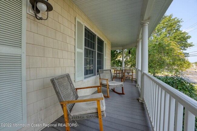 Building Photo - 322 Broadway