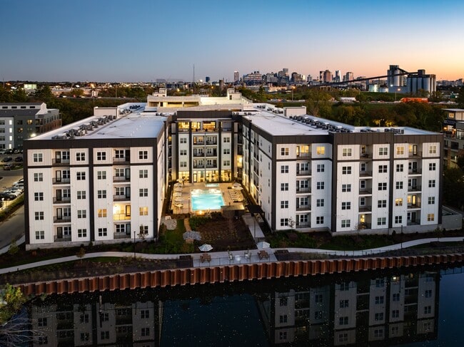 Building Photo - The Duke Metrocenter