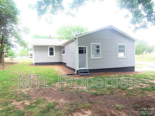 Building Photo - 1722 Kings Rd