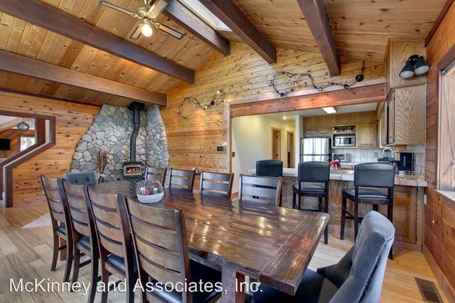 Building Photo - 1840 Crystal Air Dr