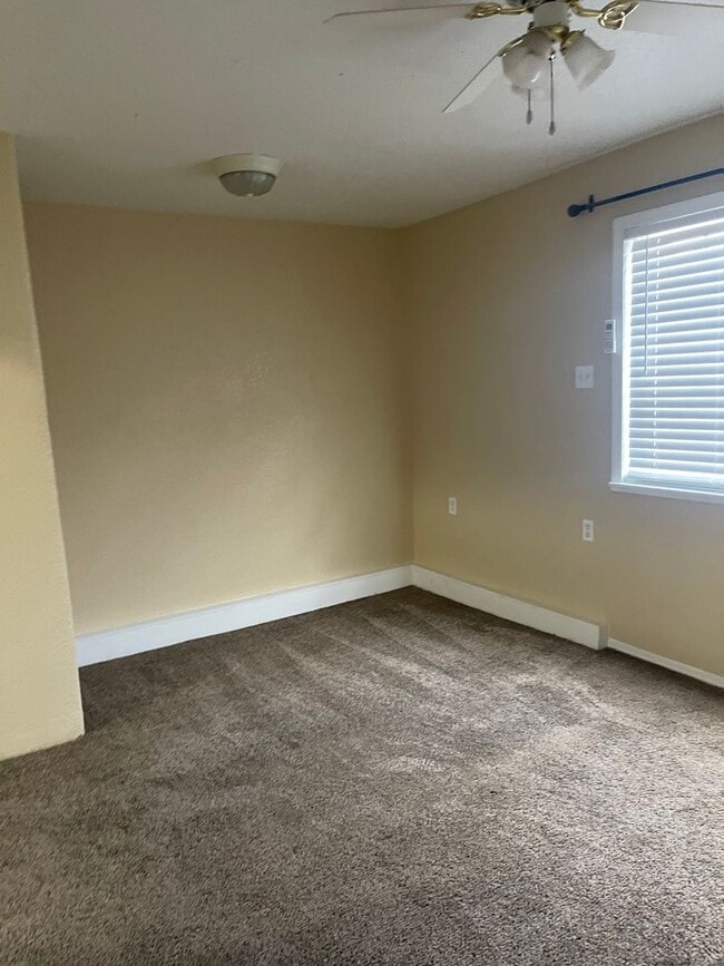 Building Photo - 5216 Los Arboles Ave NE