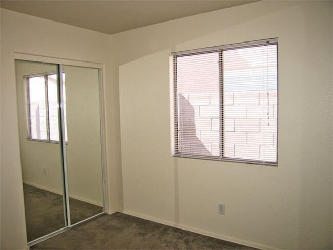 Building Photo - 3 Bedroom 2 bath single family home in CAM...