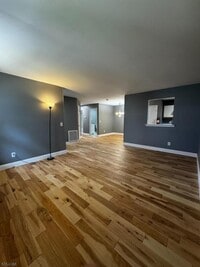 Building Photo - 93 Kensington Dr