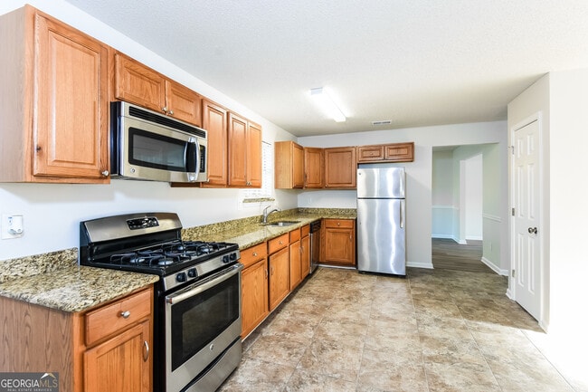 Building Photo - 1399 Crestlake Ct