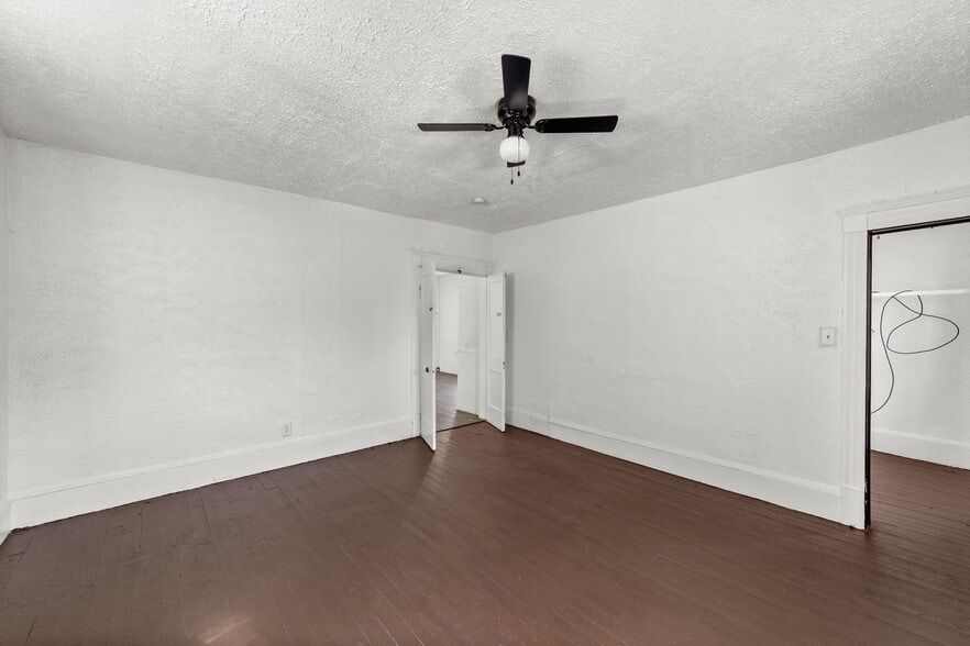 Building Photo - 8302 Sowinski Ave