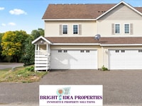 Building Photo - 5948 Oakgreen Ave N