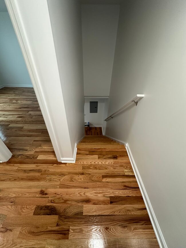 Building Photo - 15 Church St